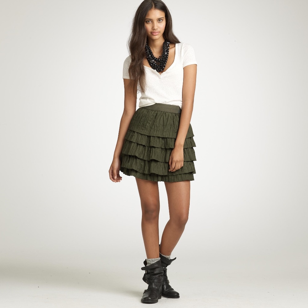 J. CREW 100% SILK GREEN SKIRT. - 140